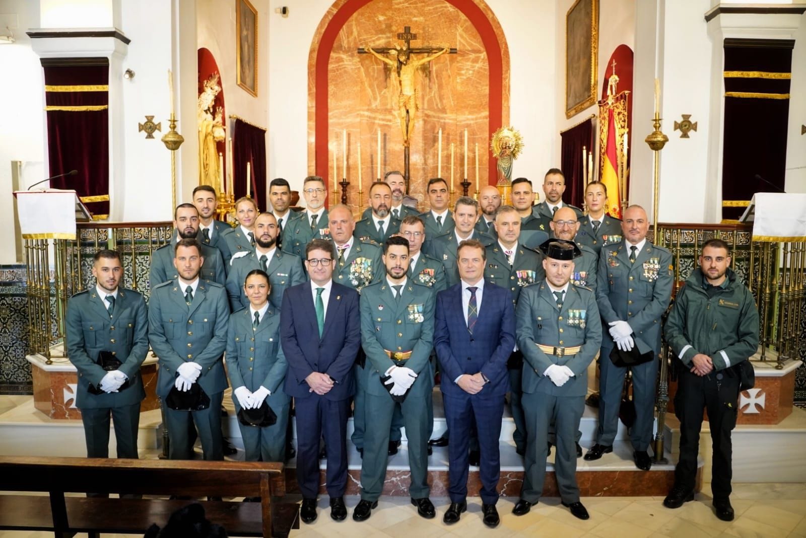 Día del Pilar: El alcalde de Palomares del Río agradece a la Guardia Civil su dedicación