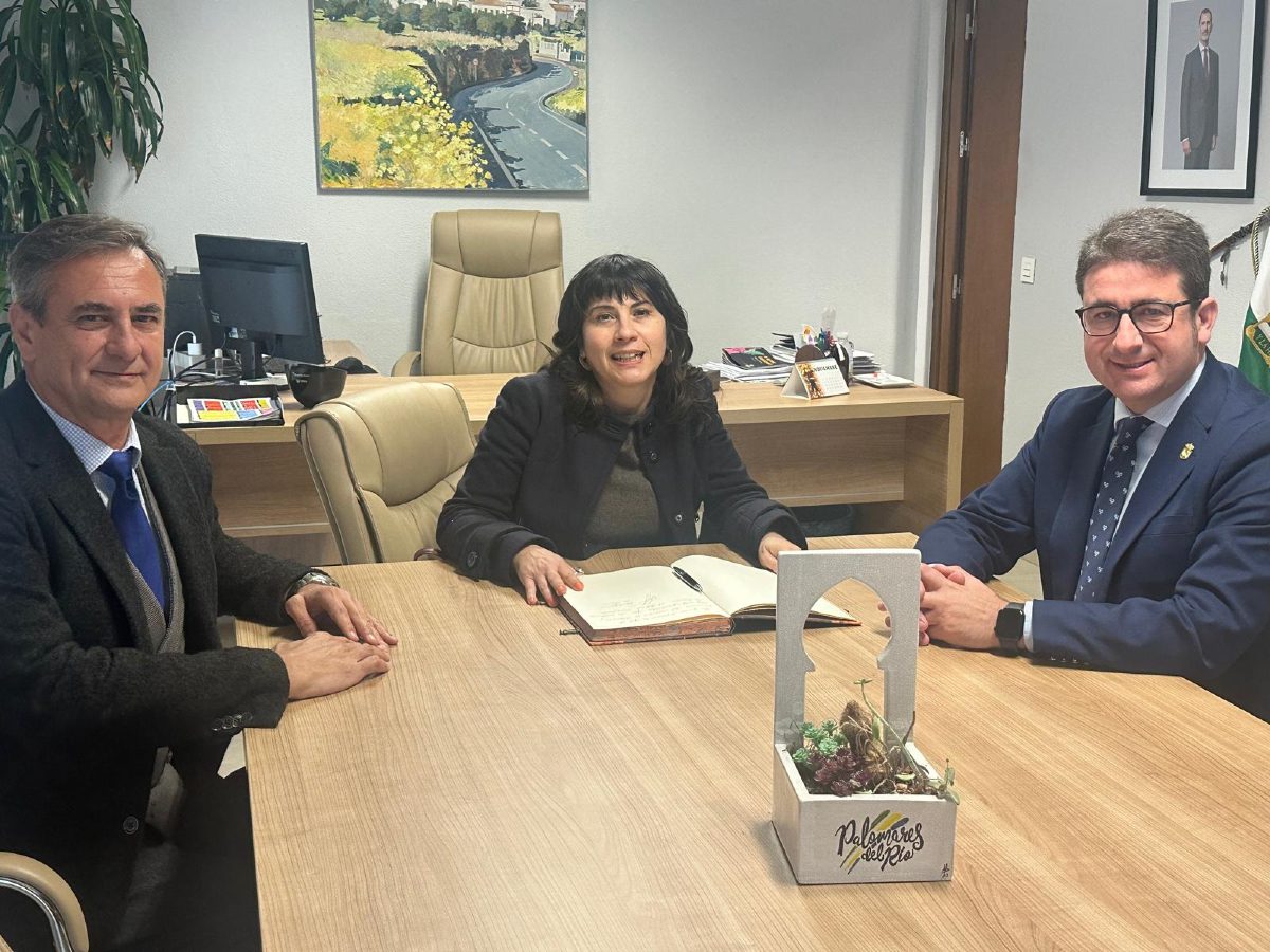 Palomares del Río recibe a la cónsul general de Francia Marjorie Vanbaelinghem