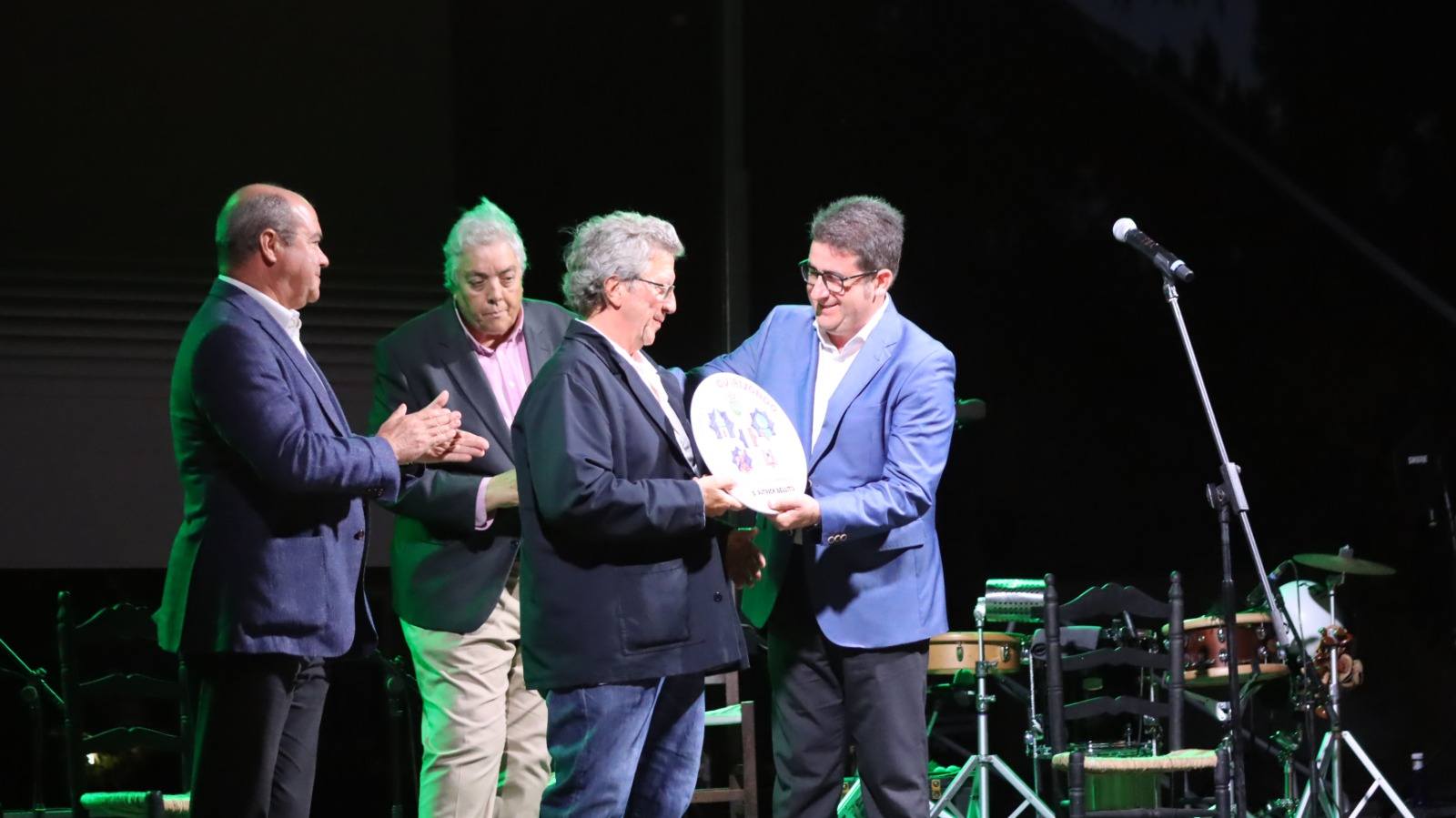 Palomares del Río honra a Patrick Bellito por su labor en la difusión del flamenco