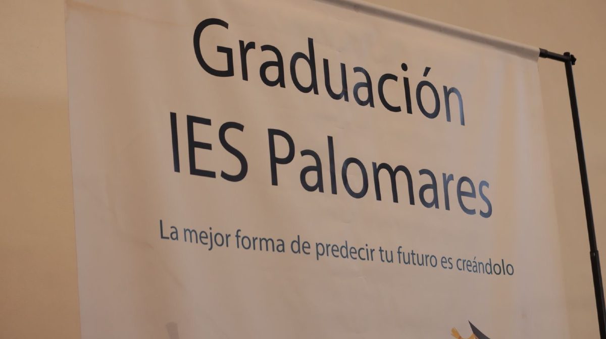 Emoción y futuro en la graduación del Bachillerato del IES Palomares